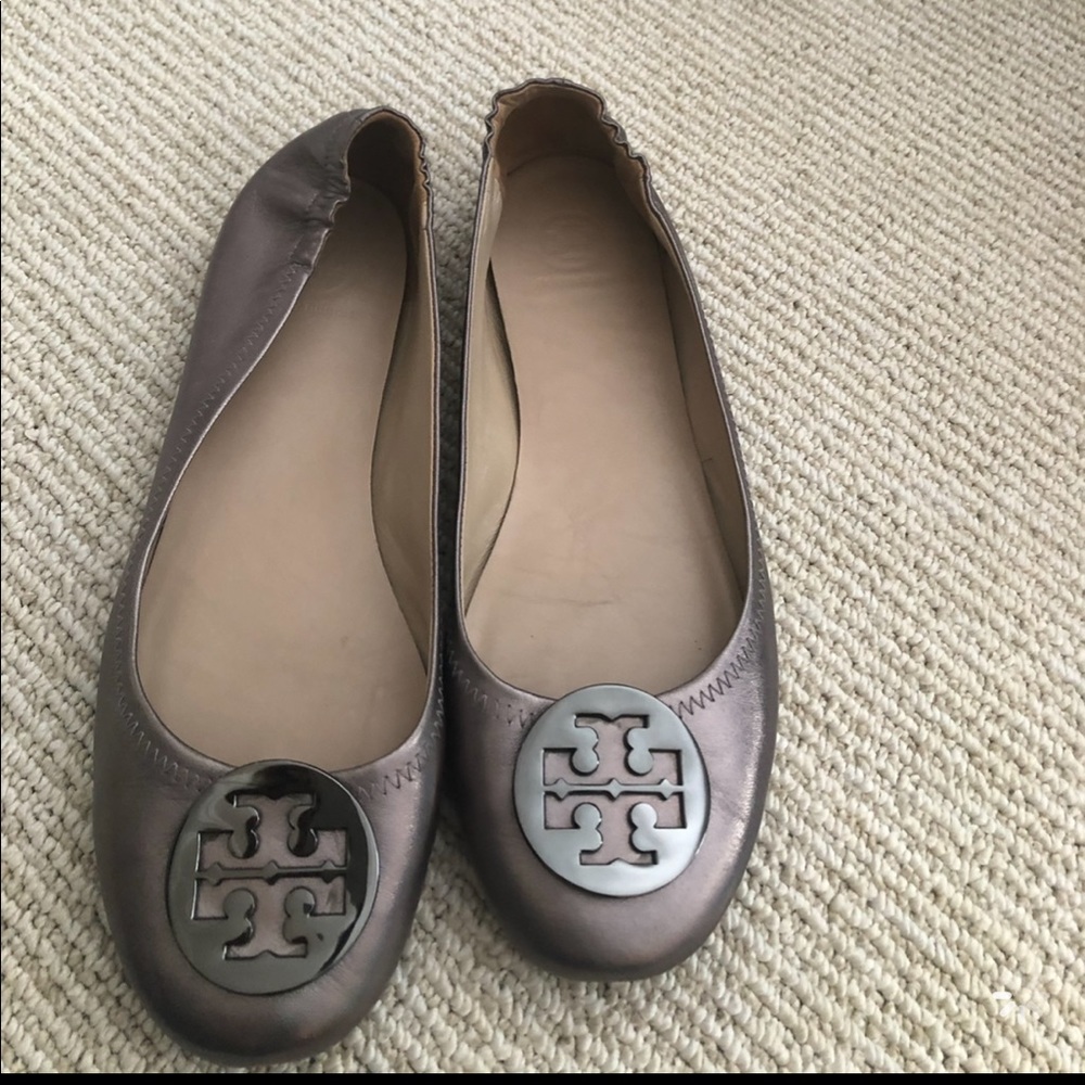 Like new pewter Tory Burch flats